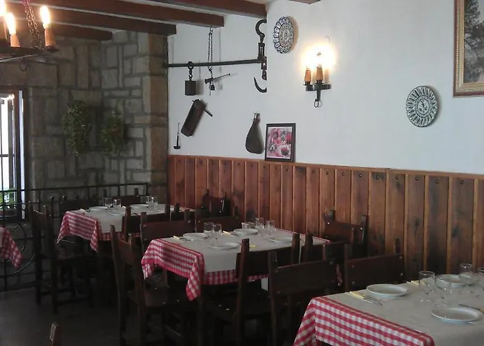 Restaurante El Chato 게스트하우스 El Barraco